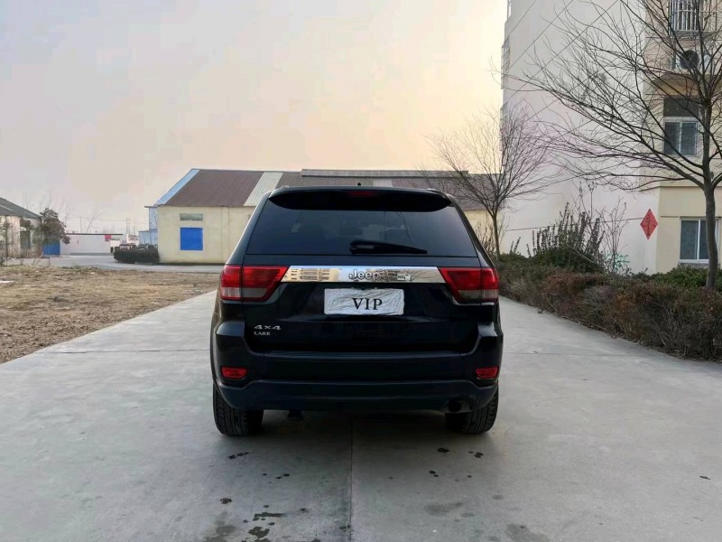 徐州13年Jeep大切诺基9