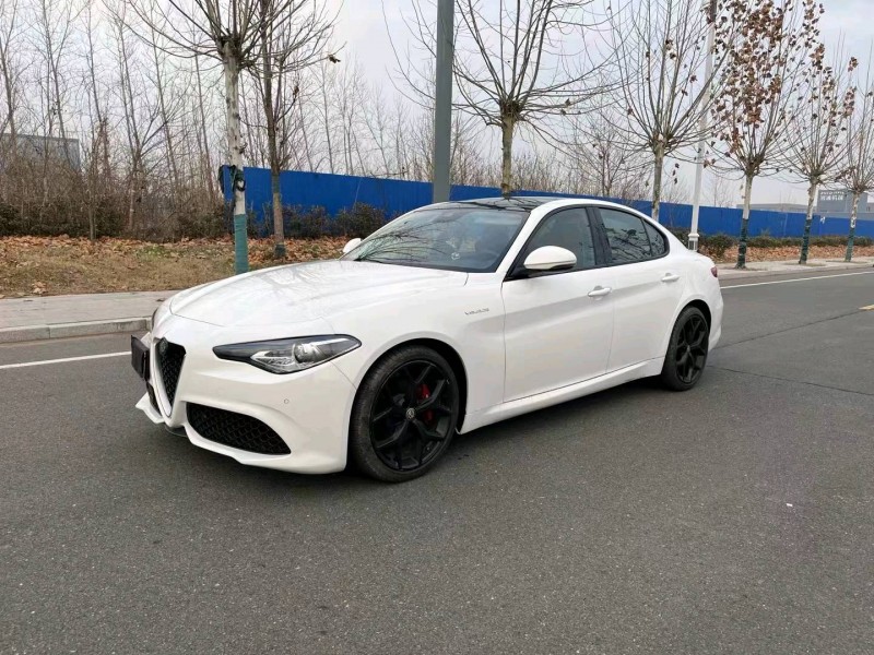 徐州21年阿尔法·罗密欧Giulia3