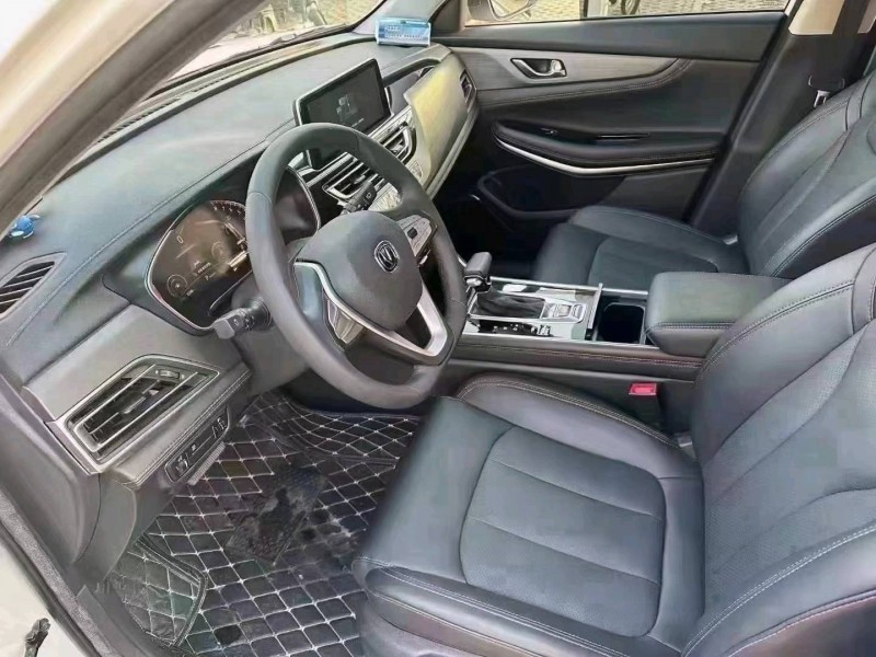 宜昌21年長安汽車CS758