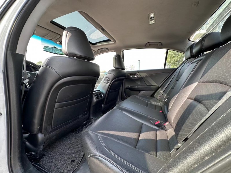 东莞16年本田雅阁7