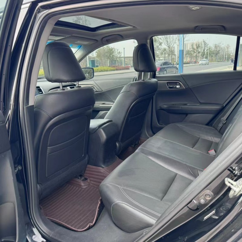 东莞15年本田雅阁5