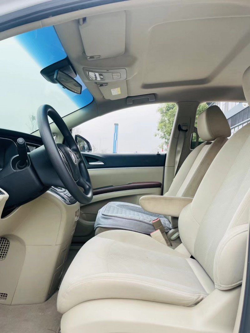 东莞19年别克GL84