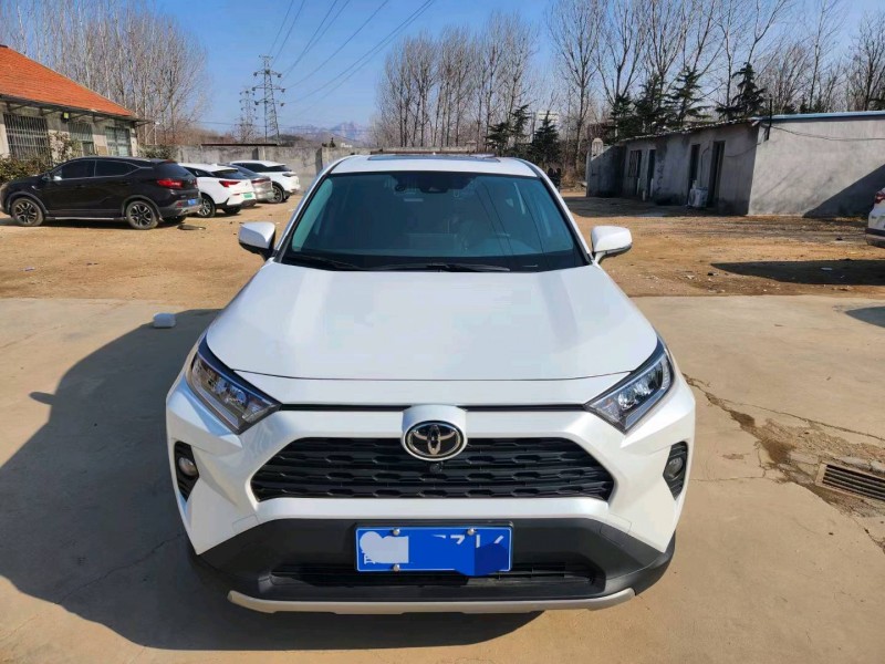 东营22年丰田RAV4荣放1
