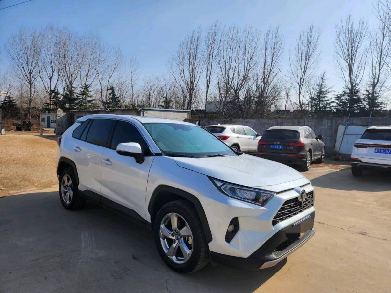 东营22年丰田RAV4荣放2