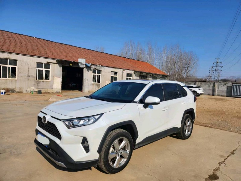 东营22年丰田RAV4荣放8