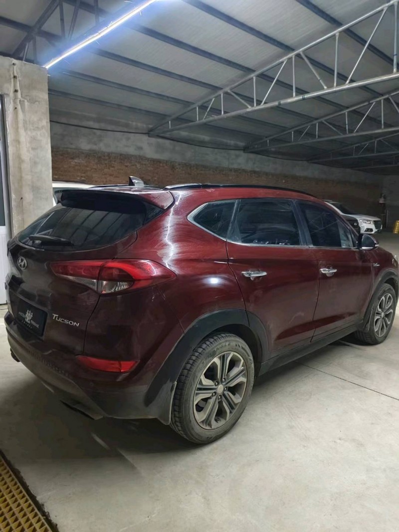 邯郸16年现代途胜8