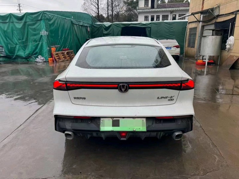 嘉興23年長安汽車UNI-V5