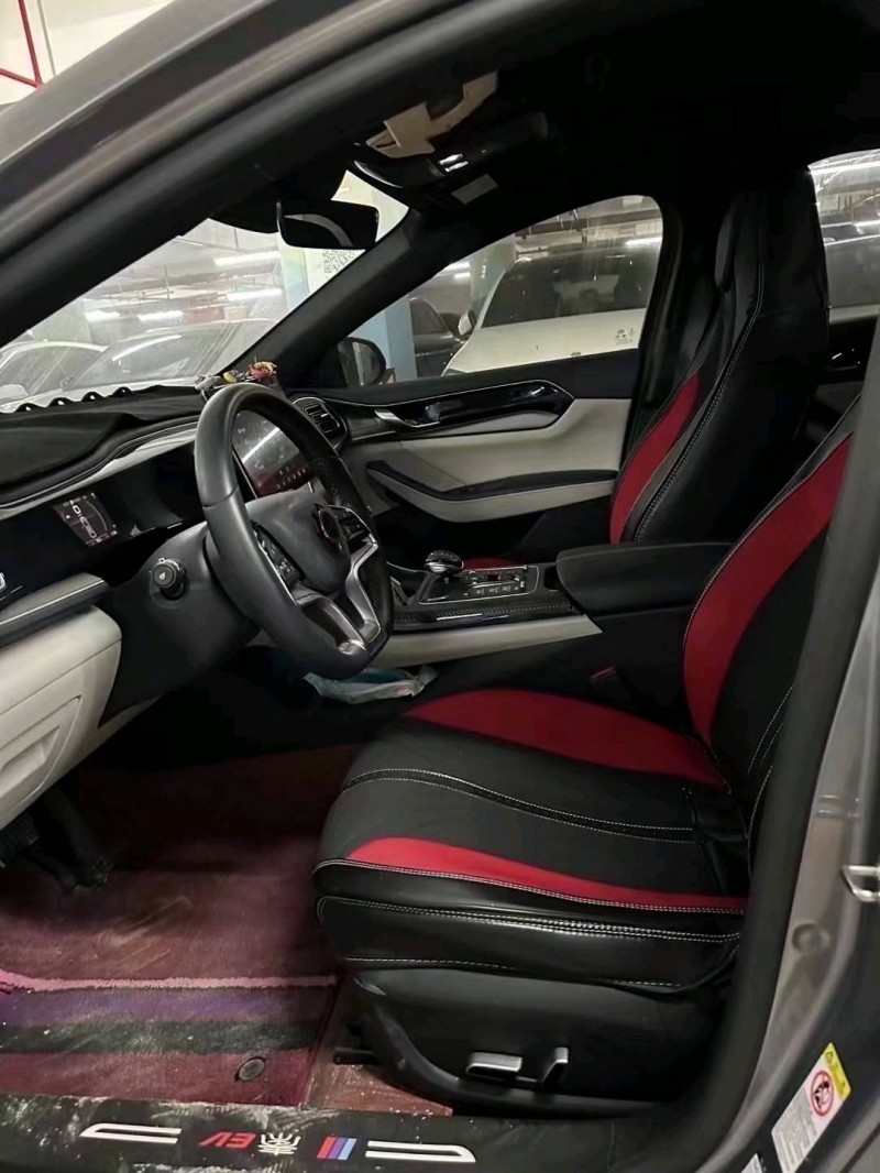 重庆23年比亚迪秦8