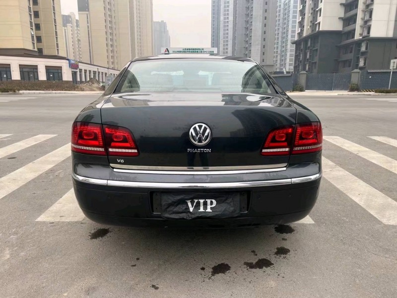 济宁13年大众辉腾9