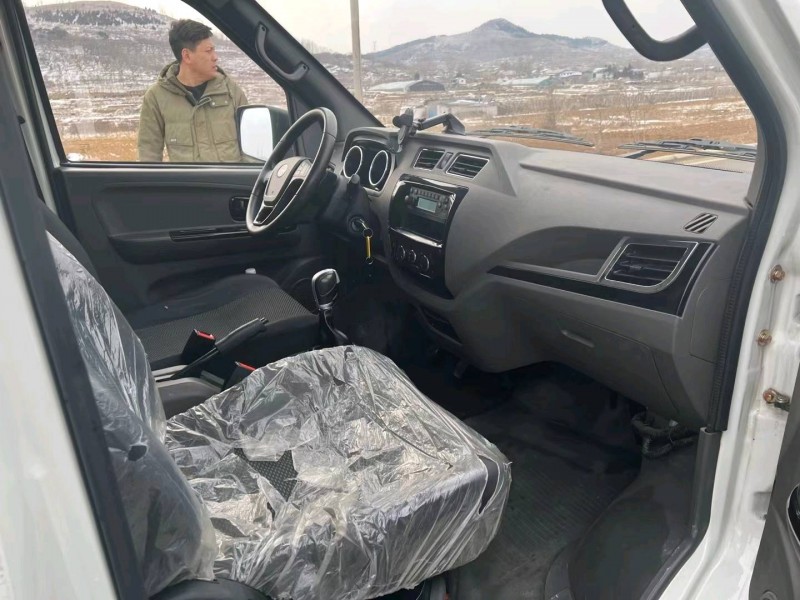 青島23年凱馬汽車銳捷EM267