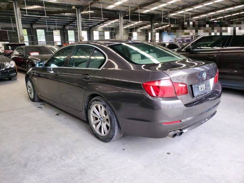 济宁13年宝马5系8