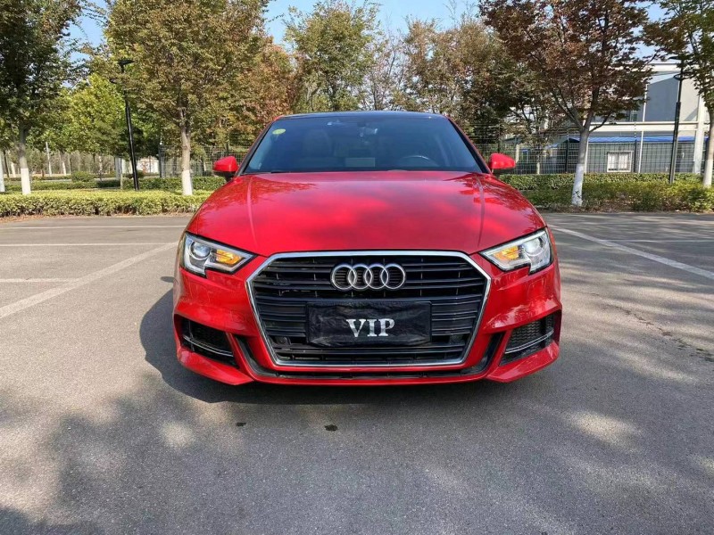 济宁18年奥迪A31