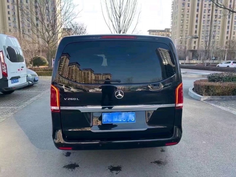 东营18年奔驰V5