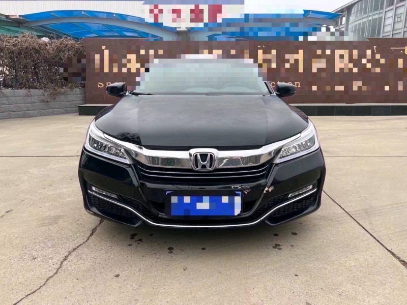 济宁18年本田雅阁1