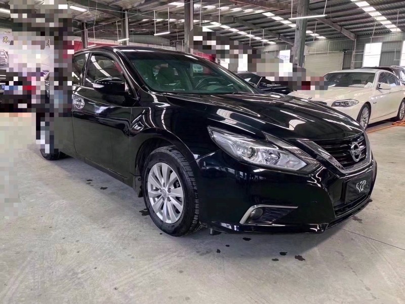 济宁19年日产天籁2