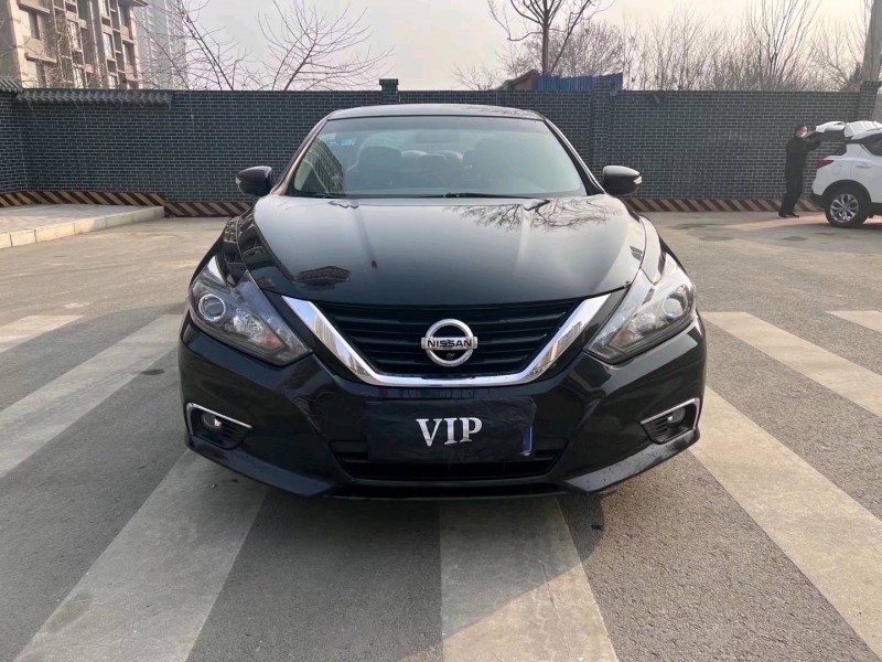 济宁16年日产天籁1