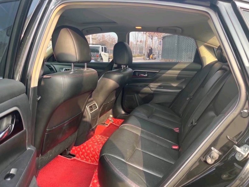 济宁16年日产天籁6