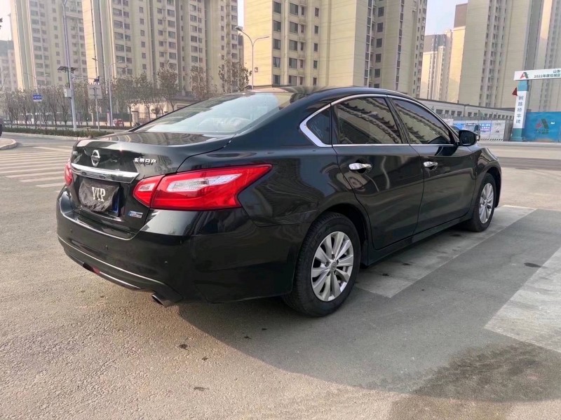 济宁16年日产天籁7