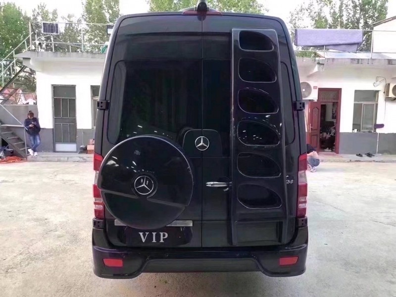 济宁14年奔驰斯宾特8