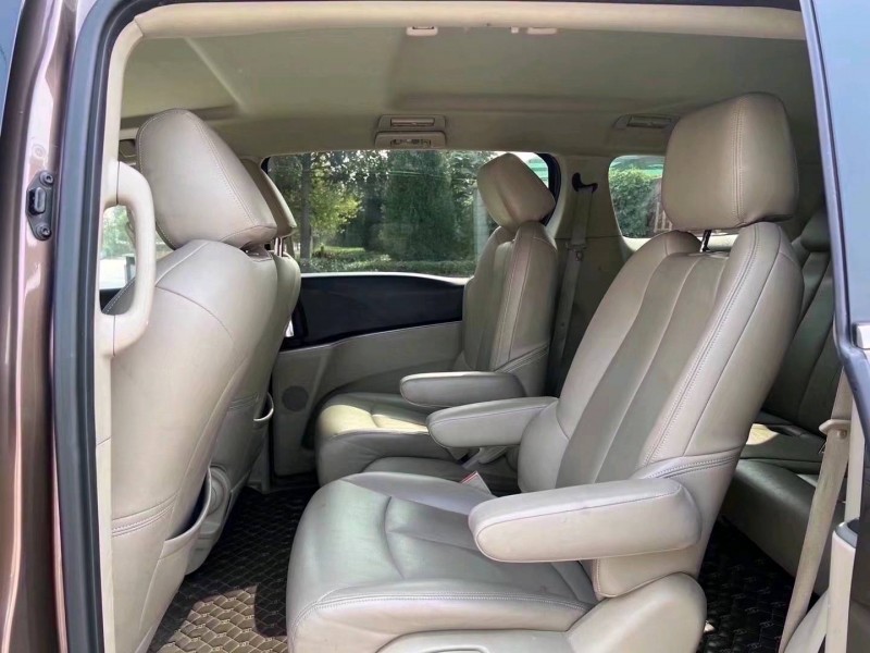 济宁19年别克GL86