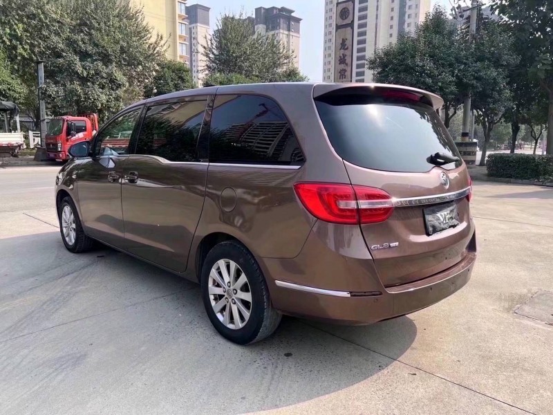 济宁19年别克GL88