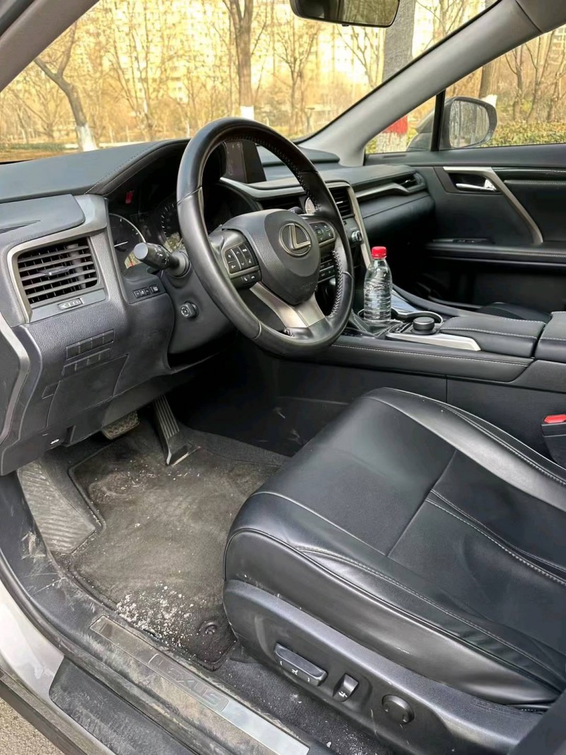 枣庄18年雷克萨斯RX8