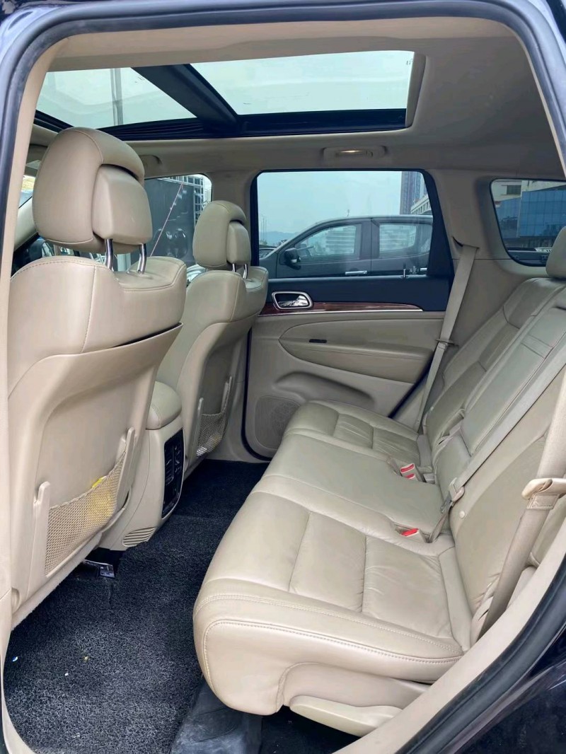 广州13年Jeep大切诺基4