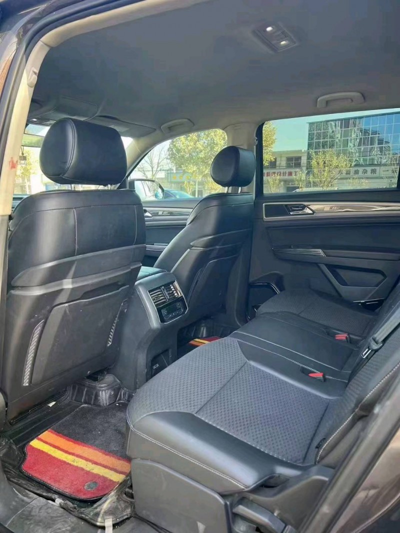 保定17年大众途昂4