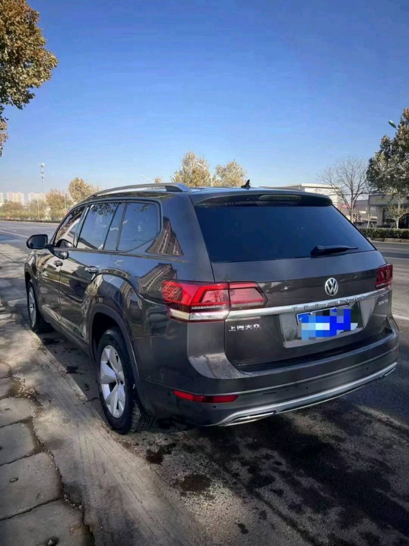 保定17年大众途昂6