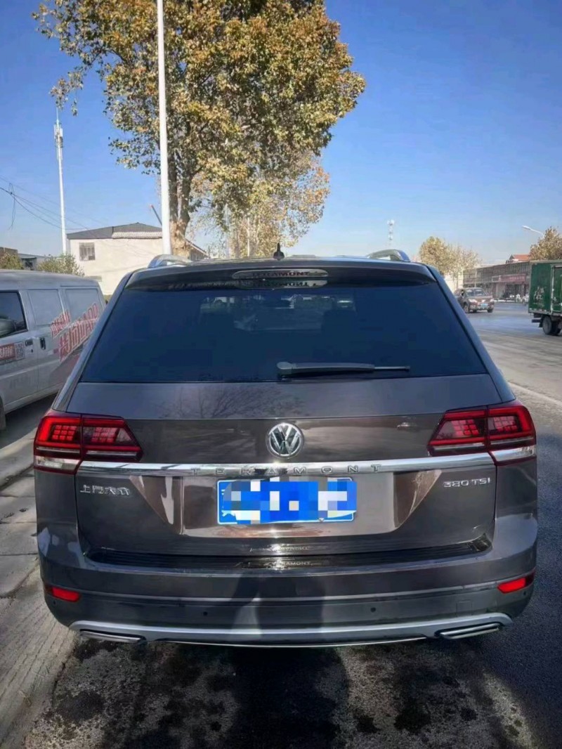 保定17年大众途昂8