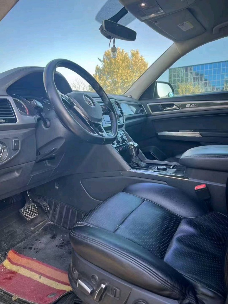 保定17年大众途昂9