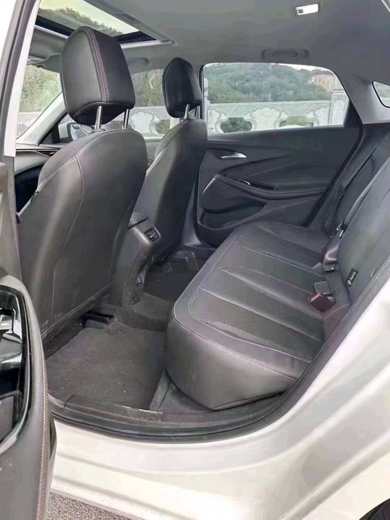 东营23年别克威朗8