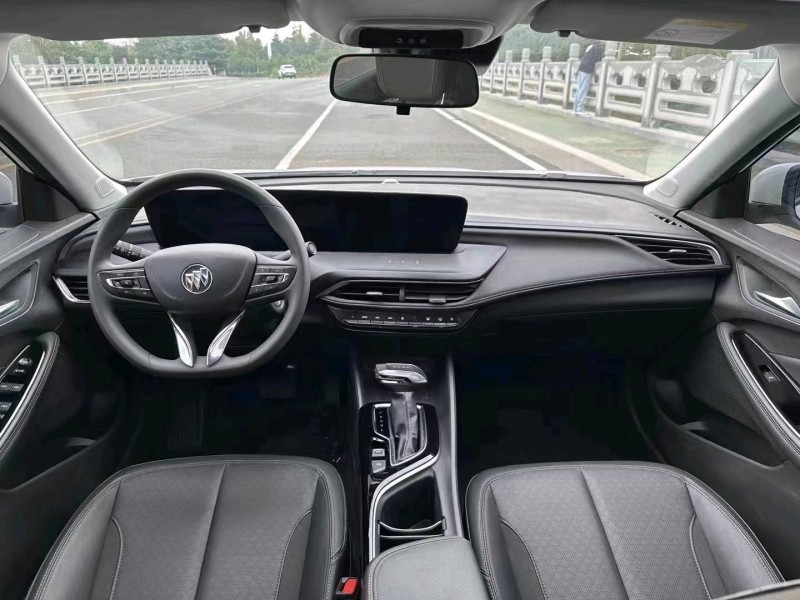 东营23年别克威朗9