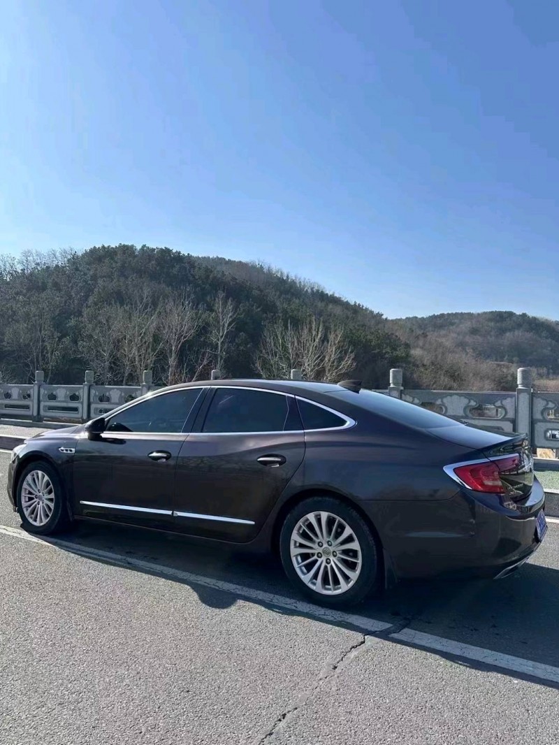 枣庄17年别克君越7