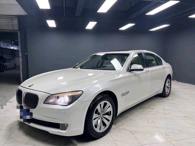 成都11年宝马7系2