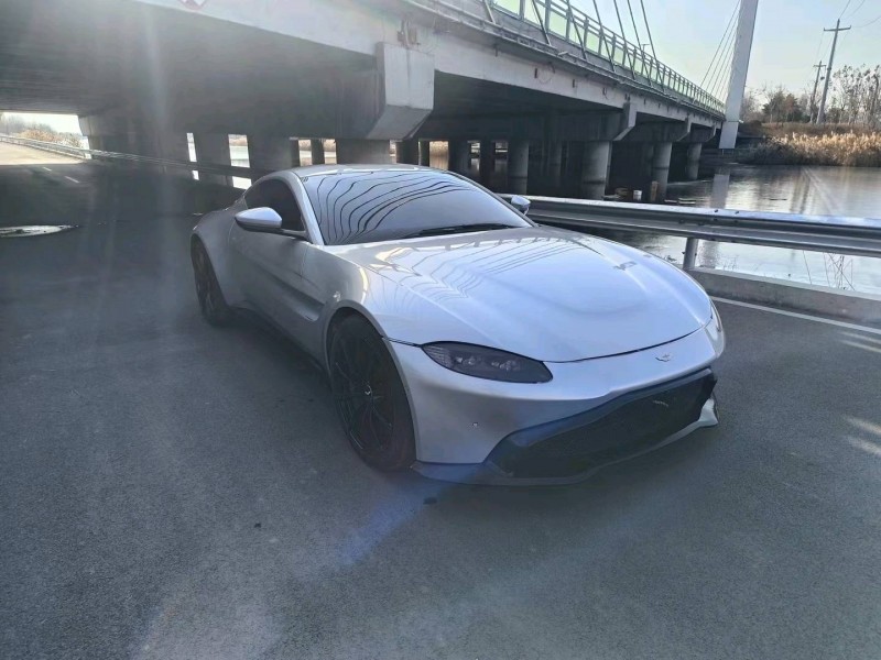 潍坊19年阿斯顿·马丁V8 Vantage2