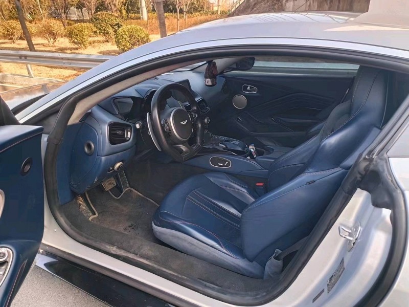 潍坊19年阿斯顿·马丁V8 Vantage6