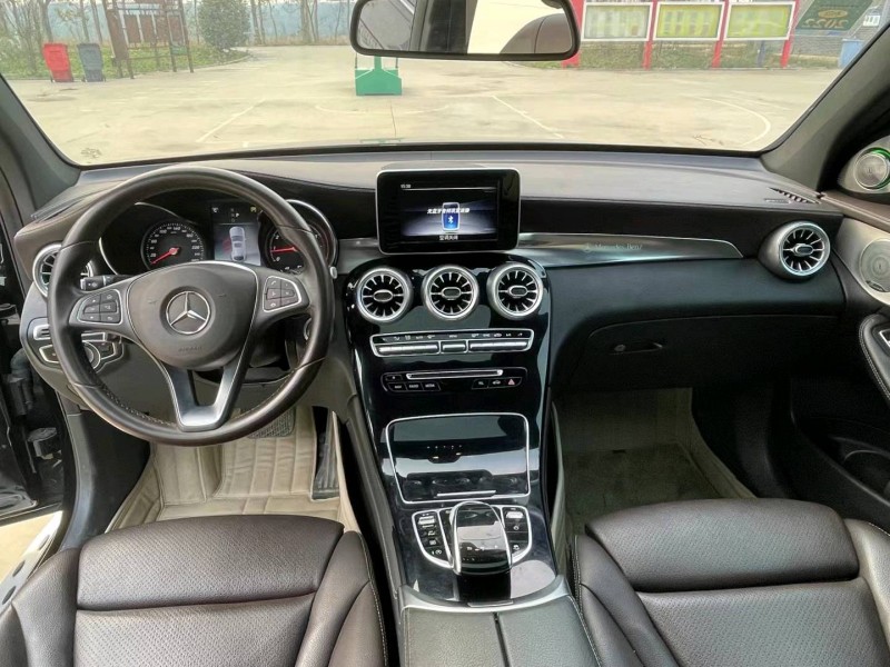 成都18年奔驰GLC9