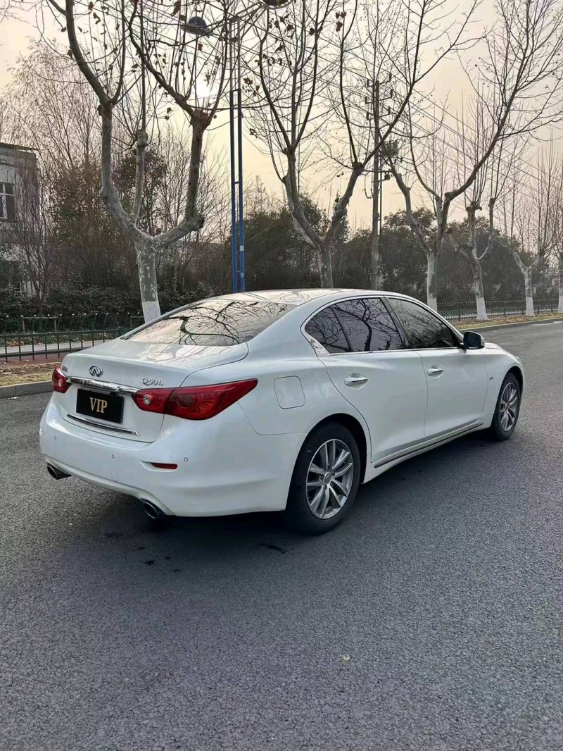 宿遷17年英菲尼迪Q508