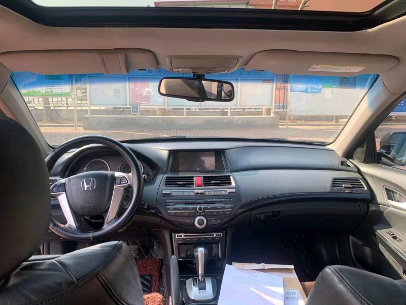 东营13年本田雅阁7