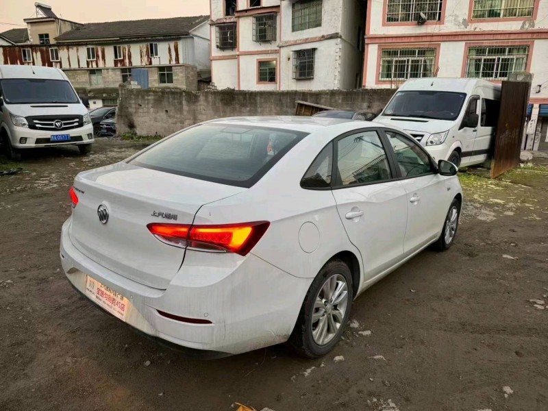 汕头23年别克英朗8