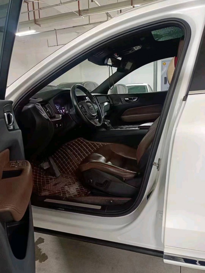 枣庄20年沃尔沃XC607