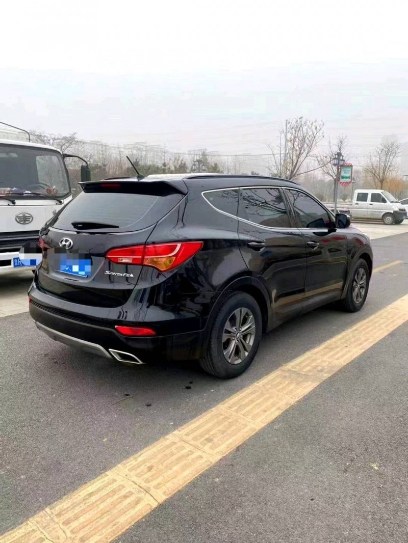 东营13年现代新胜达8