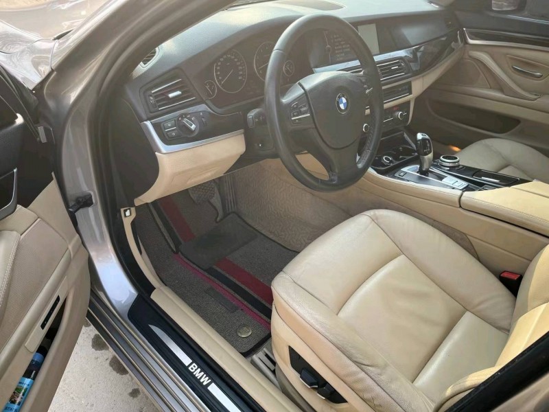 保定12年宝马5系6