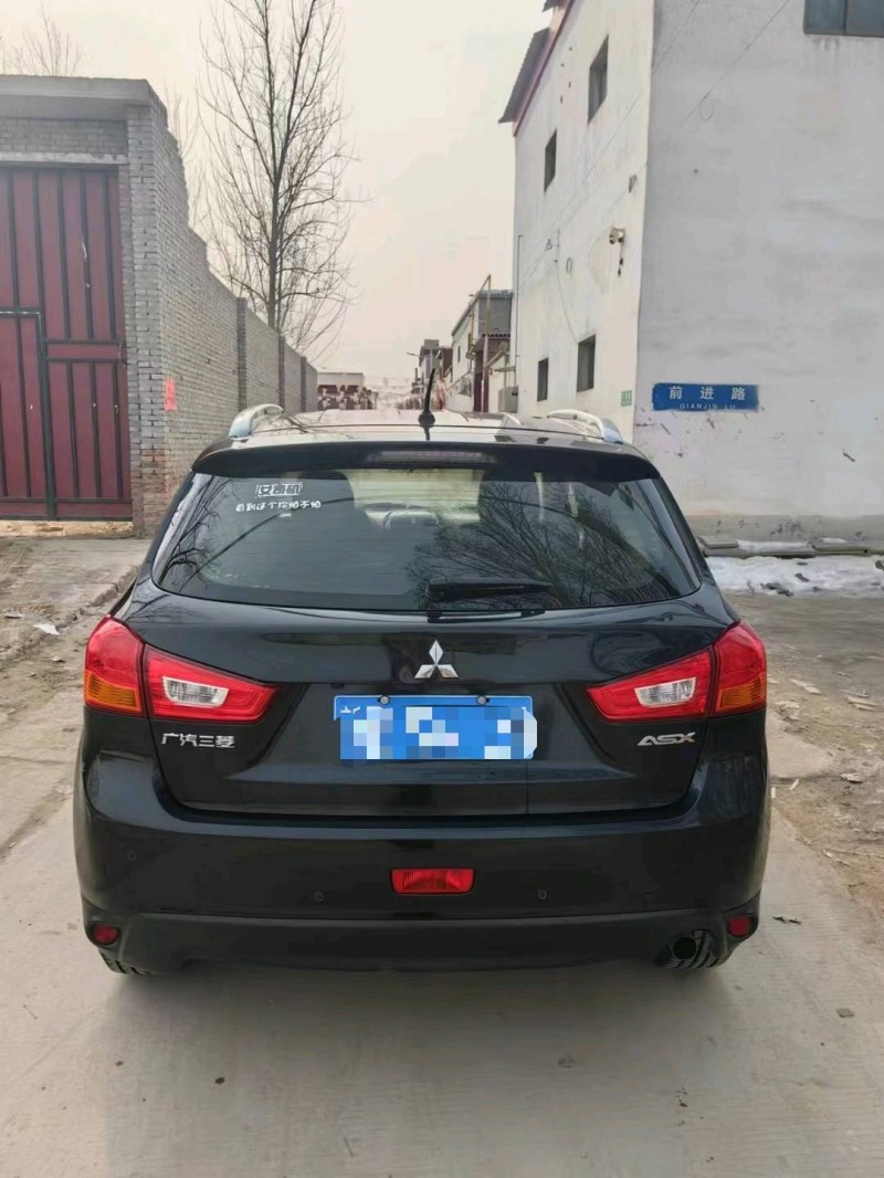 保定18年三菱劲炫8