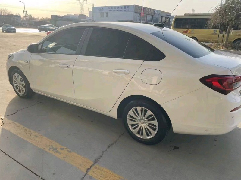 保定20年别克凯越3