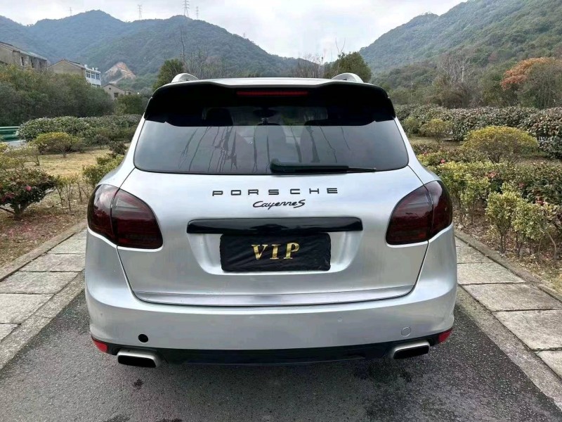 嘉興11年保時捷卡宴5