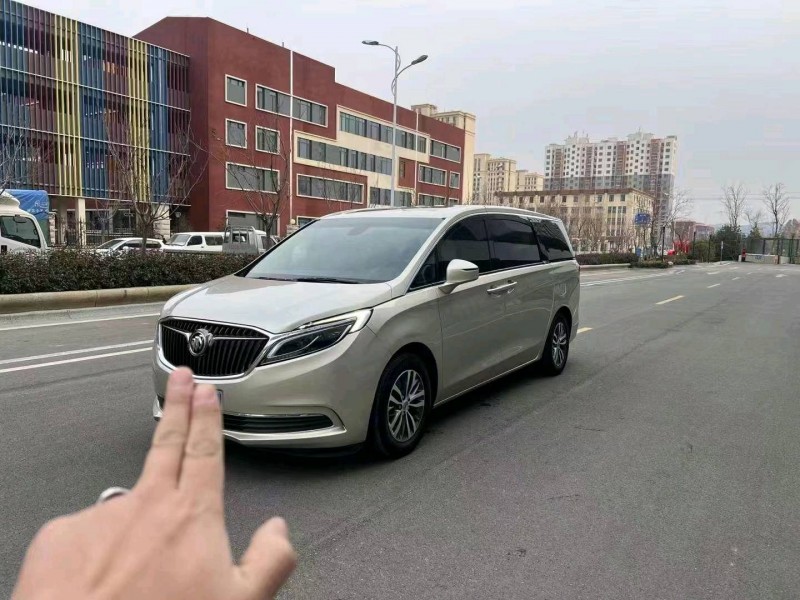 枣庄17年别克GL82