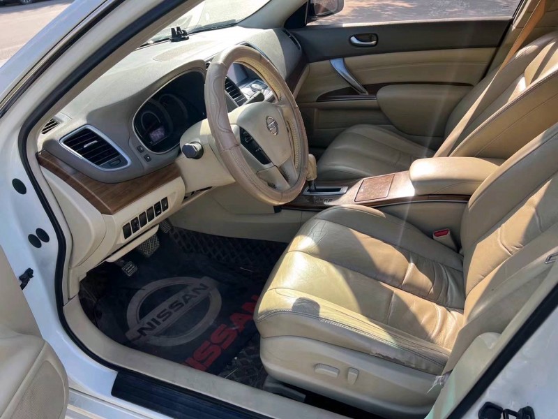 济宁13年日产天籁4