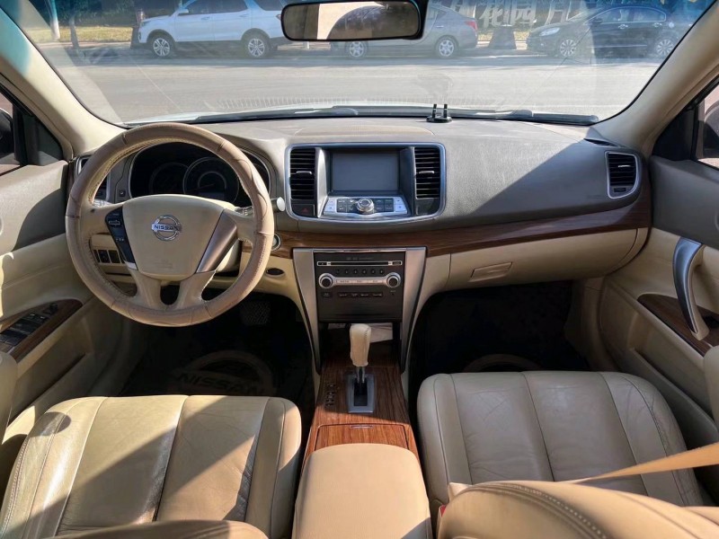 济宁13年日产天籁5